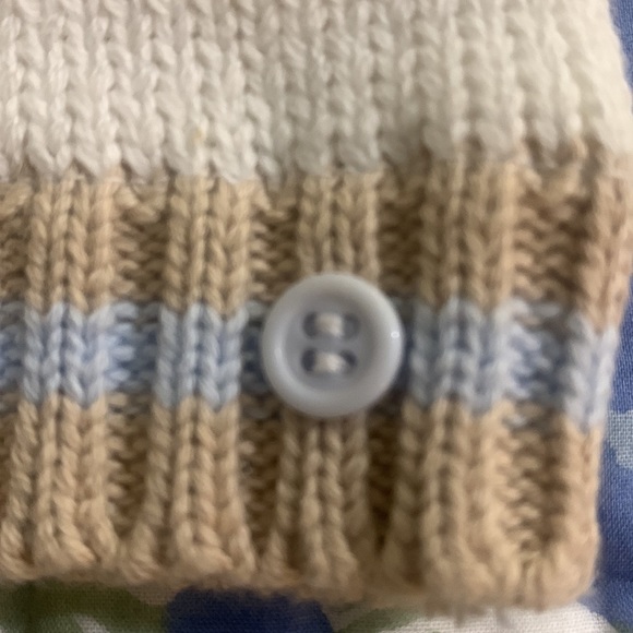 Adorable cotton knit baby bear beanie with hand embroidered face & 3d ears - Picture 3 of 9